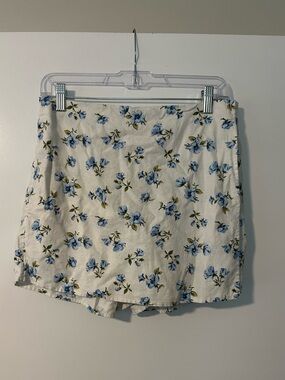 Size Medium Floral White Cotton Skort with Blue Flowers from Old Navy